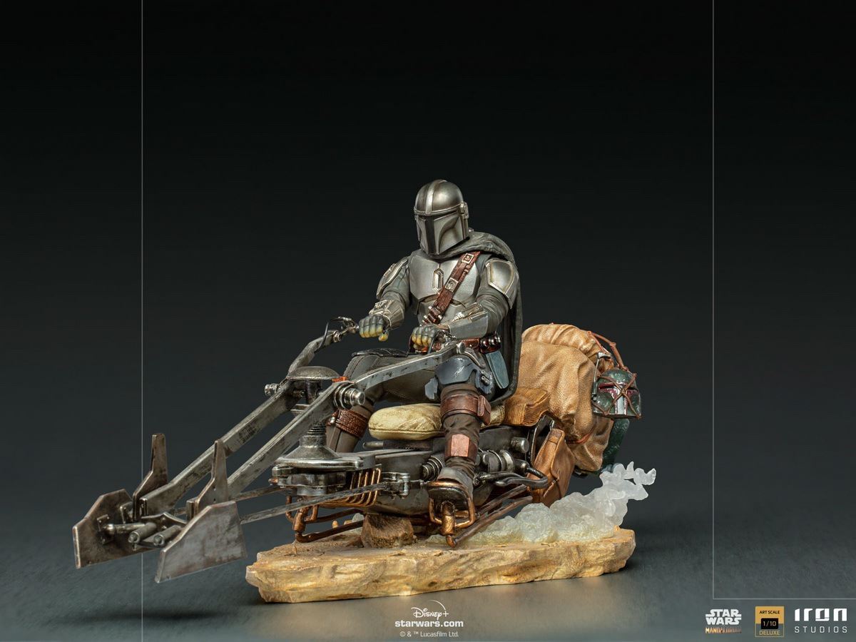 The Mandalorian on Speederbike Deluxe Art Scale 1/10