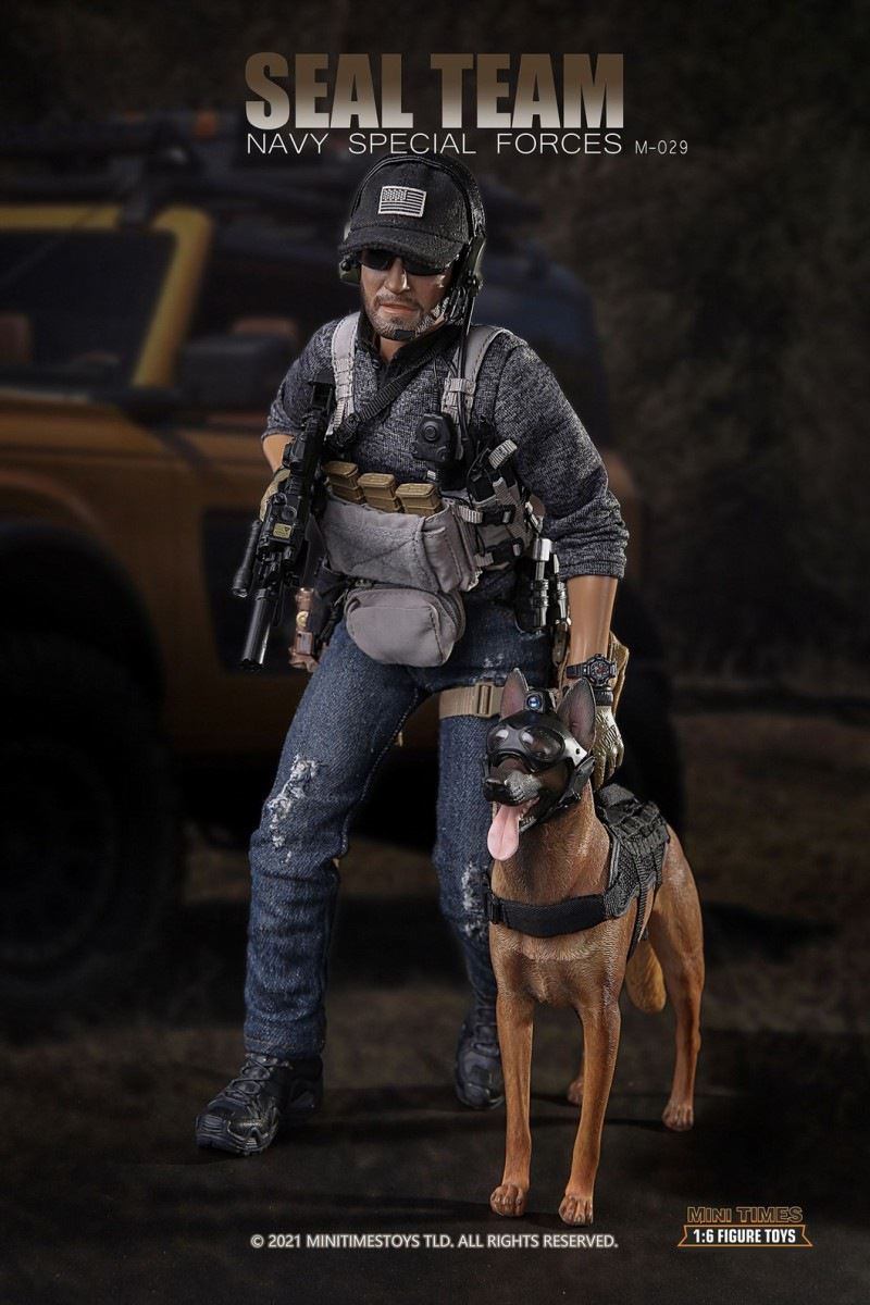 US Navy SEALs with dog 1/6