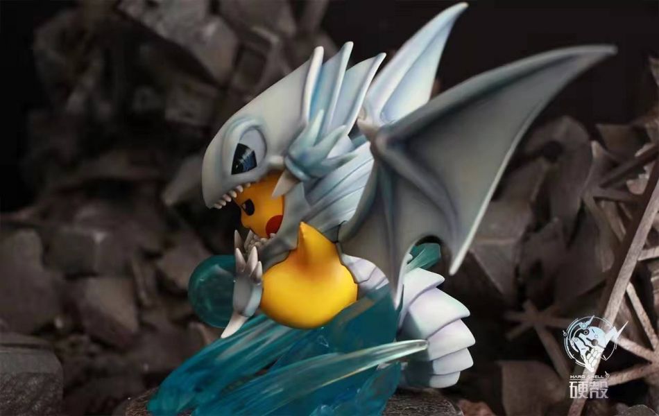 Pikachu cos Blue Eye