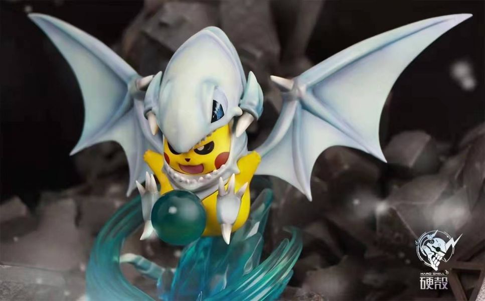 Pikachu cos Blue Eye