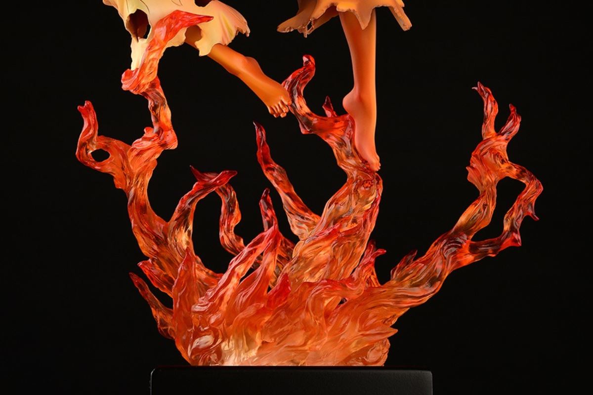 Erza Scarlet Samurai-Light Flame Manjo-ver (Red / Jet Black)