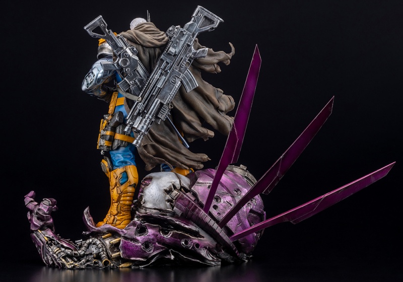 Cable FINE ART STATUE Signature Series Feat. Kucharek Brothers