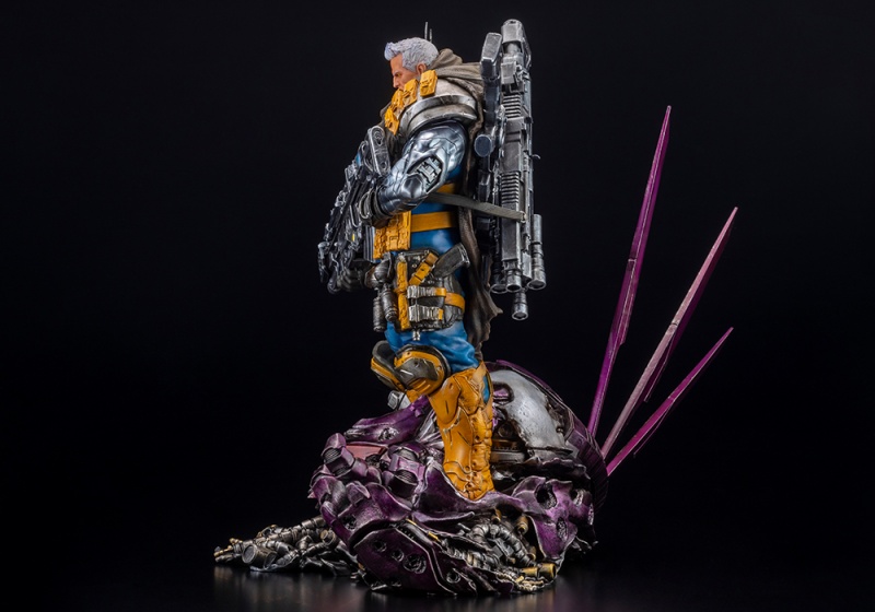 Cable FINE ART STATUE Signature Series Feat. Kucharek Brothers