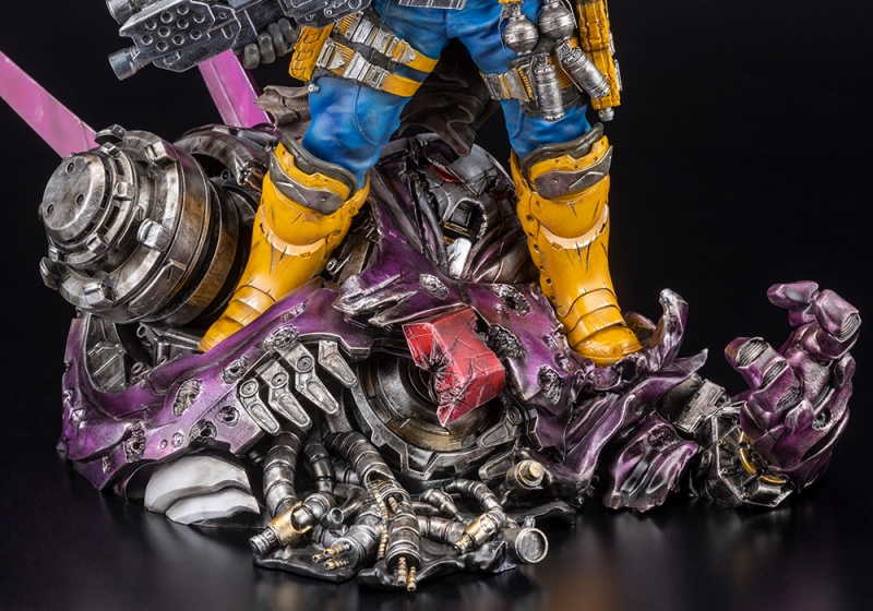 Cable FINE ART STATUE Signature Series Feat. Kucharek Brothers