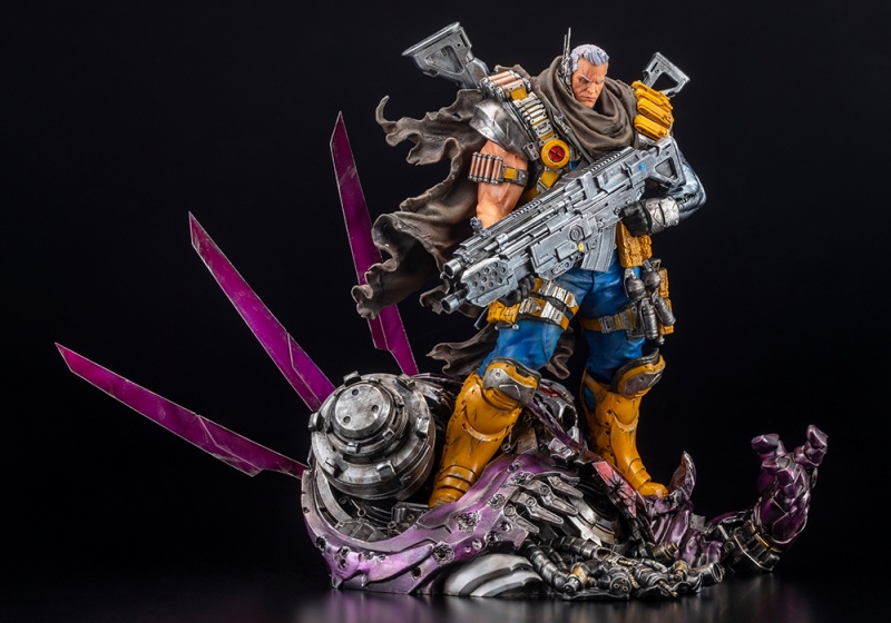 Cable FINE ART STATUE Signature Series Feat. Kucharek Brothers