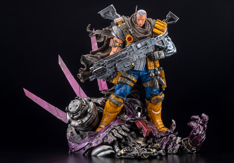 Cable FINE ART STATUE Signature Series Feat. Kucharek Brothers