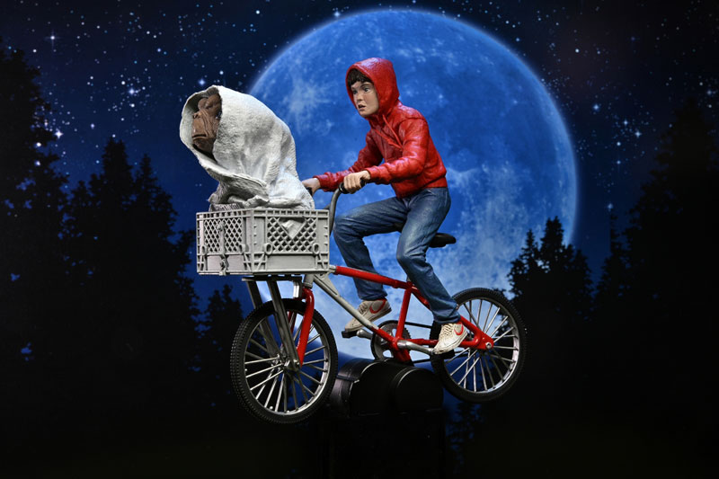 E.T. / E.T. & Elliott 40th Anniversary Display