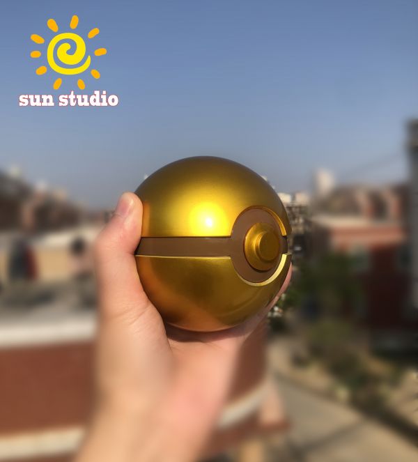 Poké Ball Gold 1/1