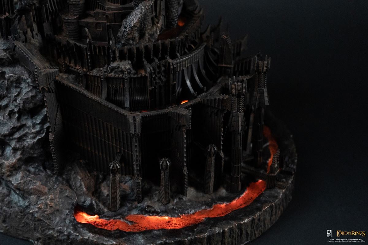 Lord of the Rings - Dark Lord Sauron/Sauron Helmet/Crown Statue 