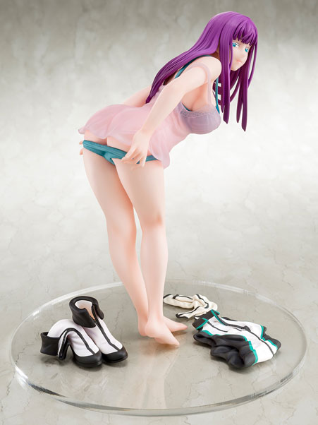World's End Harem - Mira Suou -in fascinating negligee- 1/6