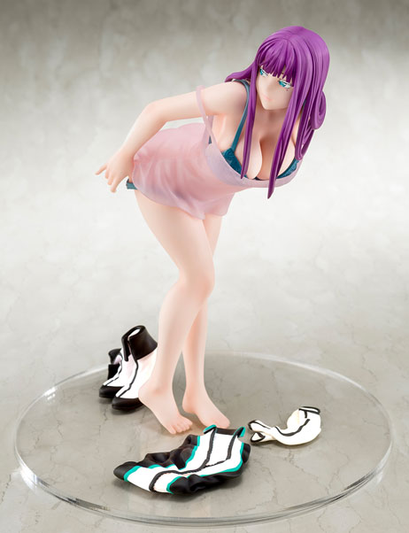 World's End Harem - Mira Suou -in fascinating negligee- 1/6