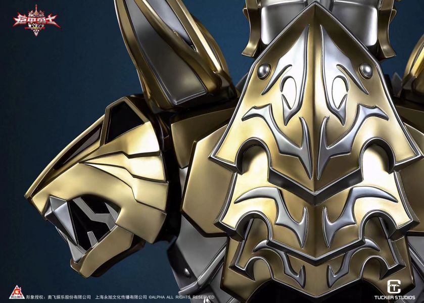 Armor warrior emperor statue