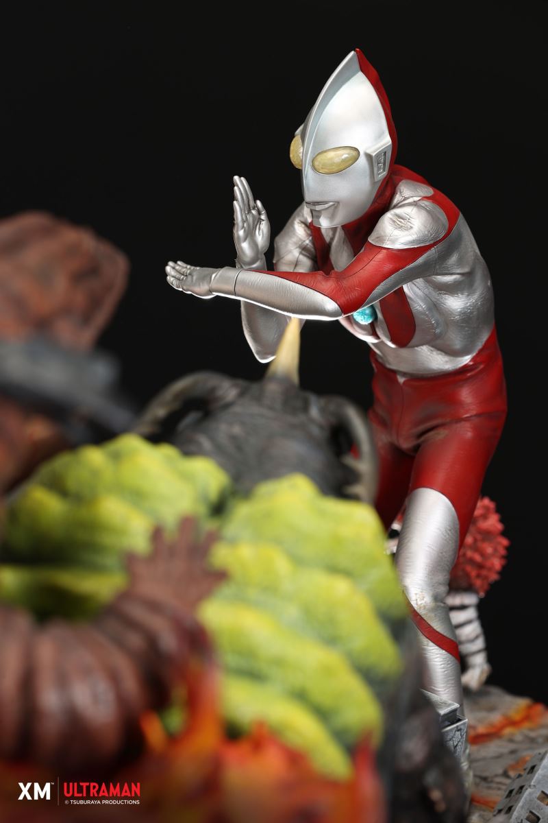 Ultraman VS Kaiju 30cm
