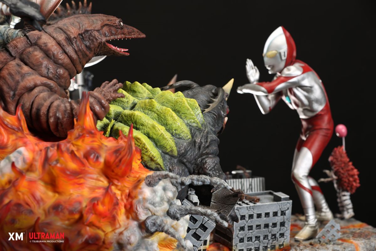 Ultraman VS Kaiju 30cm