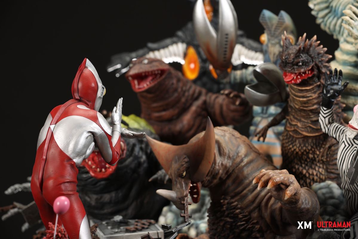 Ultraman VS Kaiju 30cm