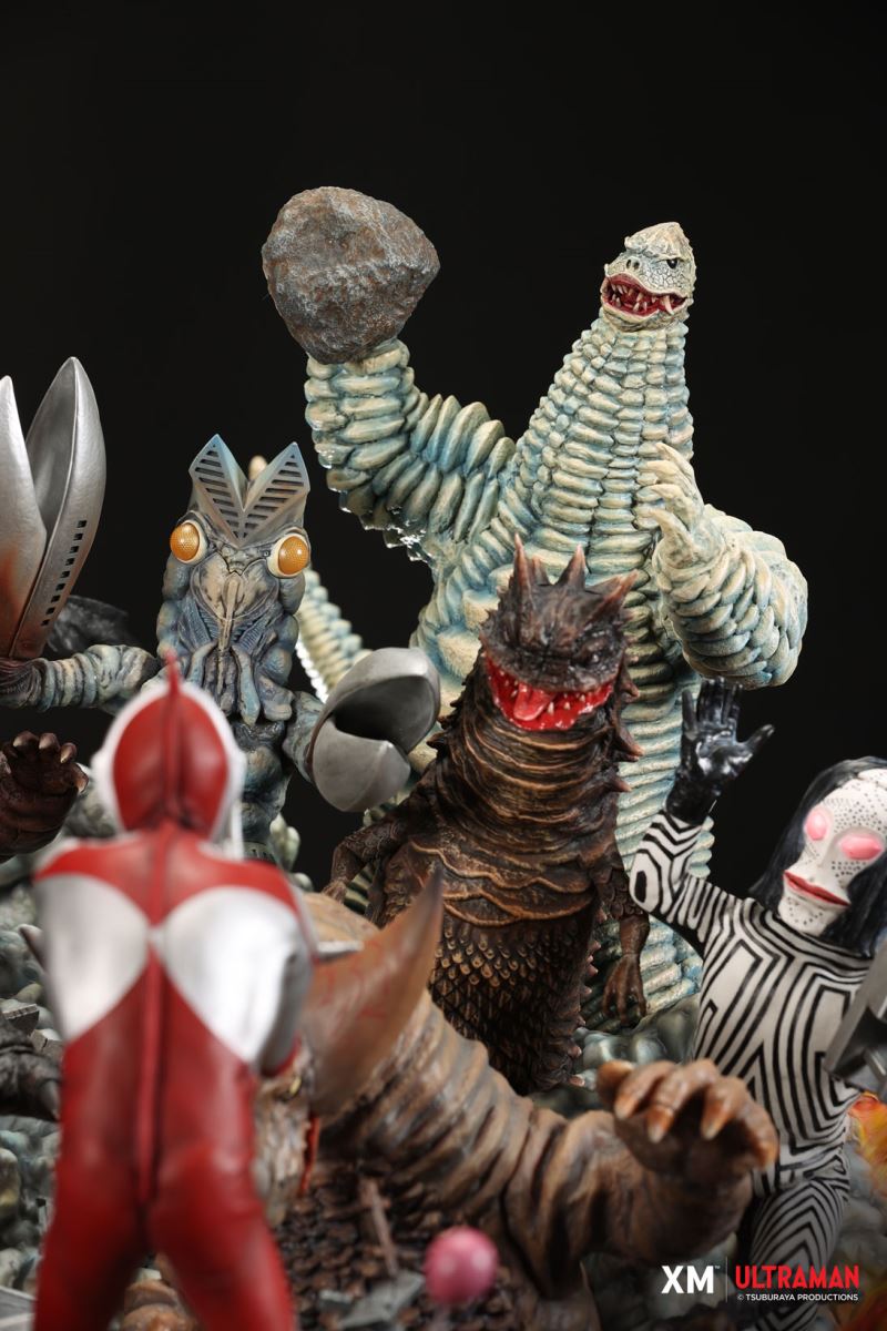 Ultraman VS Kaiju 30cm