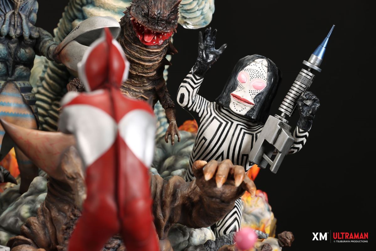 Ultraman VS Kaiju 30cm