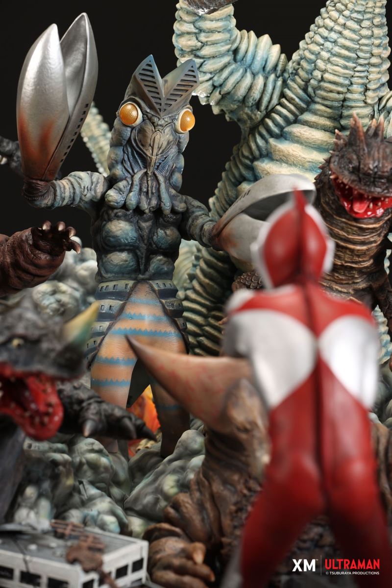 Ultraman VS Kaiju 30cm