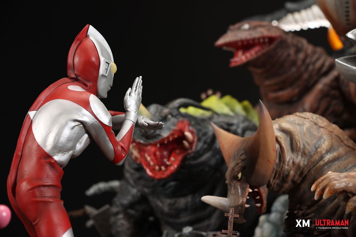 Ultraman VS Kaiju 30cm