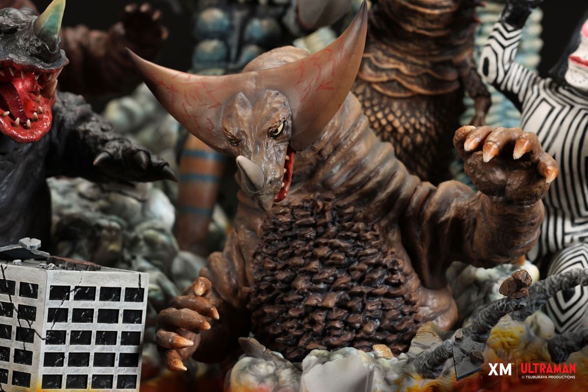 Ultraman VS Kaiju 30cm