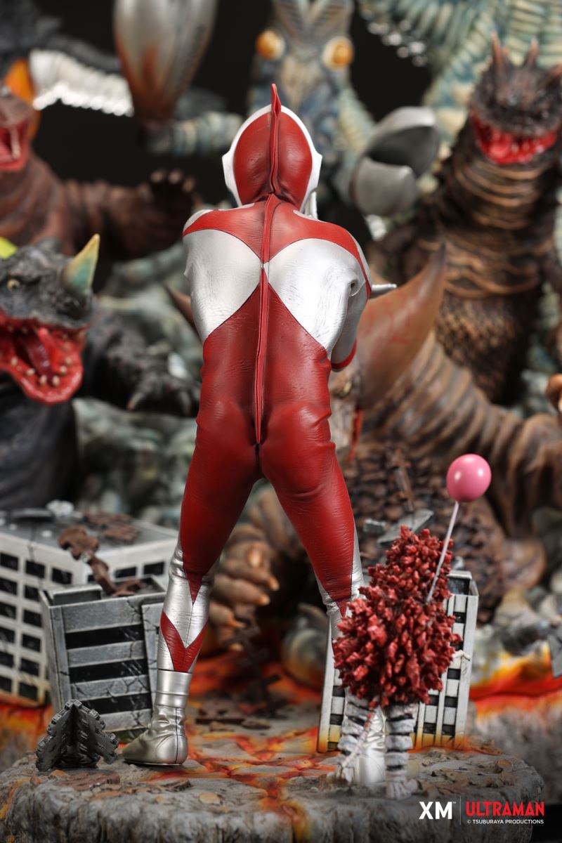 Ultraman VS Kaiju 30cm