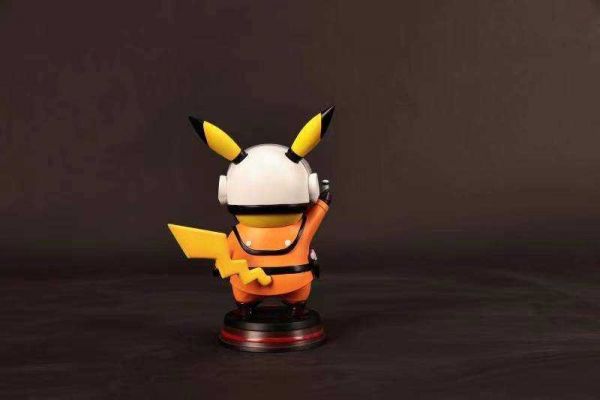 Pikachu cosplay Hayata