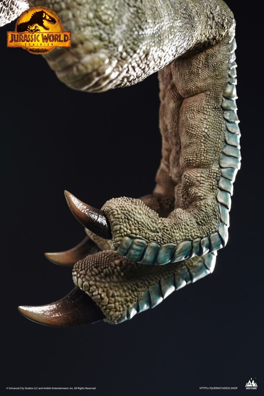 Jurassic World Dominion: Beta Life-Size Statue