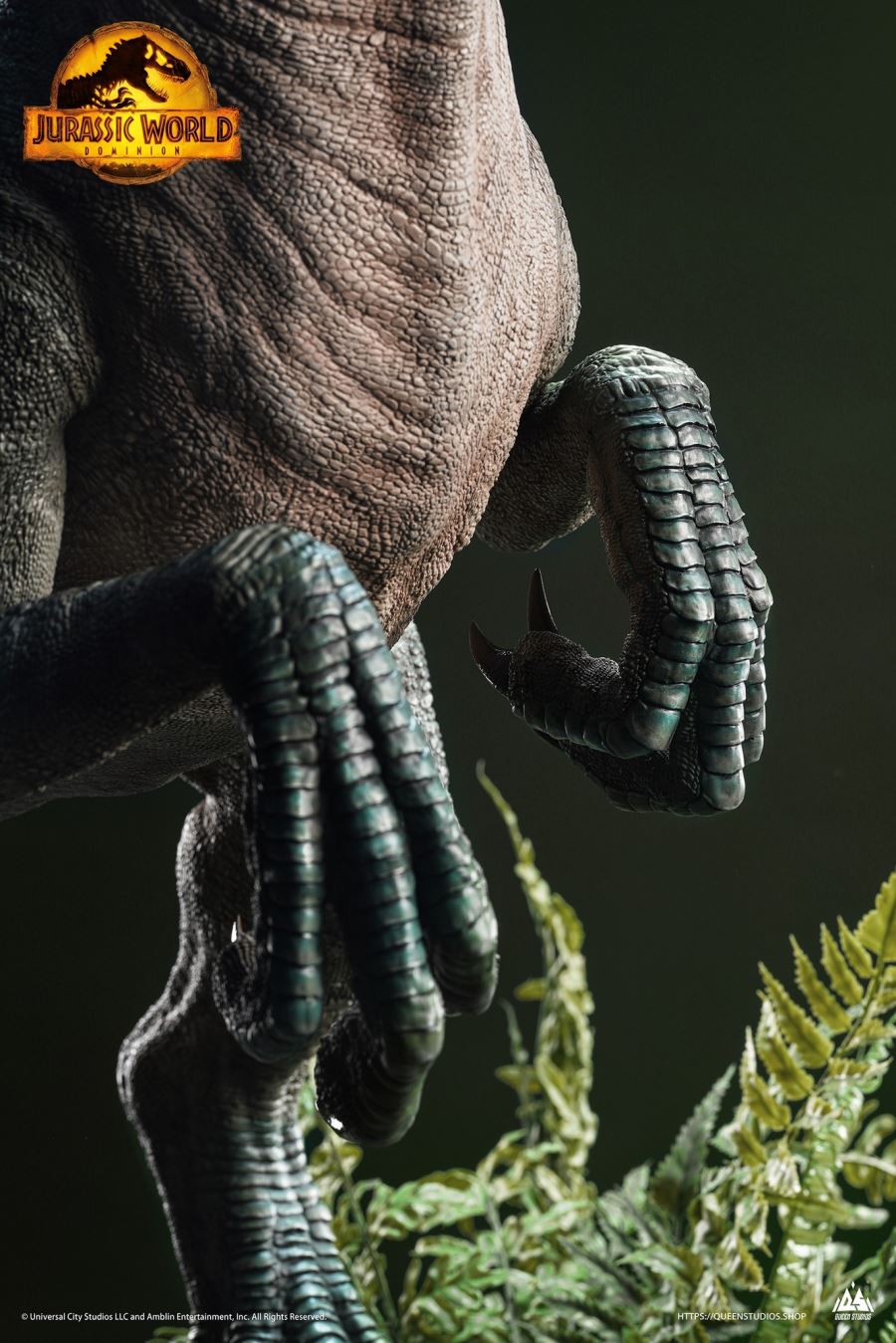 Jurassic World Dominion: Beta Life-Size Statue