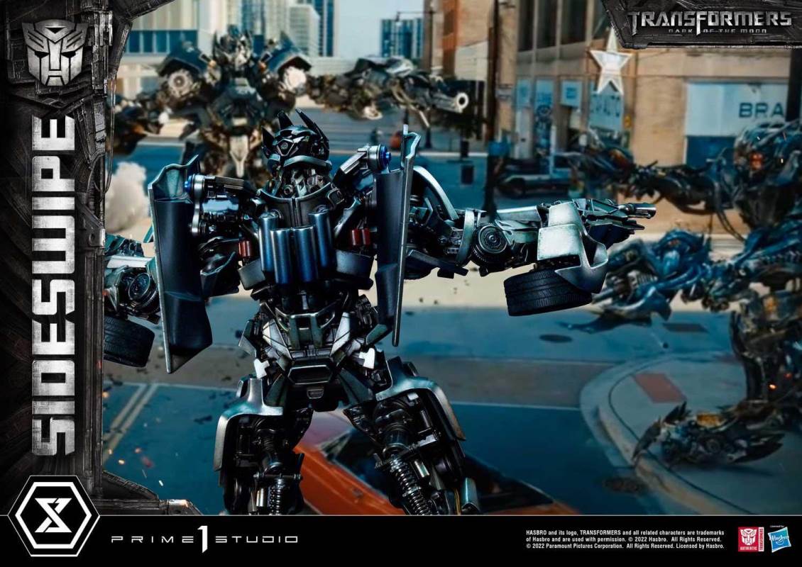 Transformers: Dark of the Moon (Film) Sideswipe DX