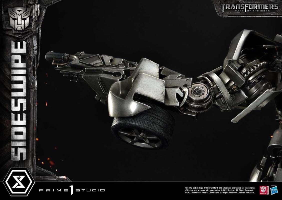 Transformers: Dark of the Moon (Film) Sideswipe DX