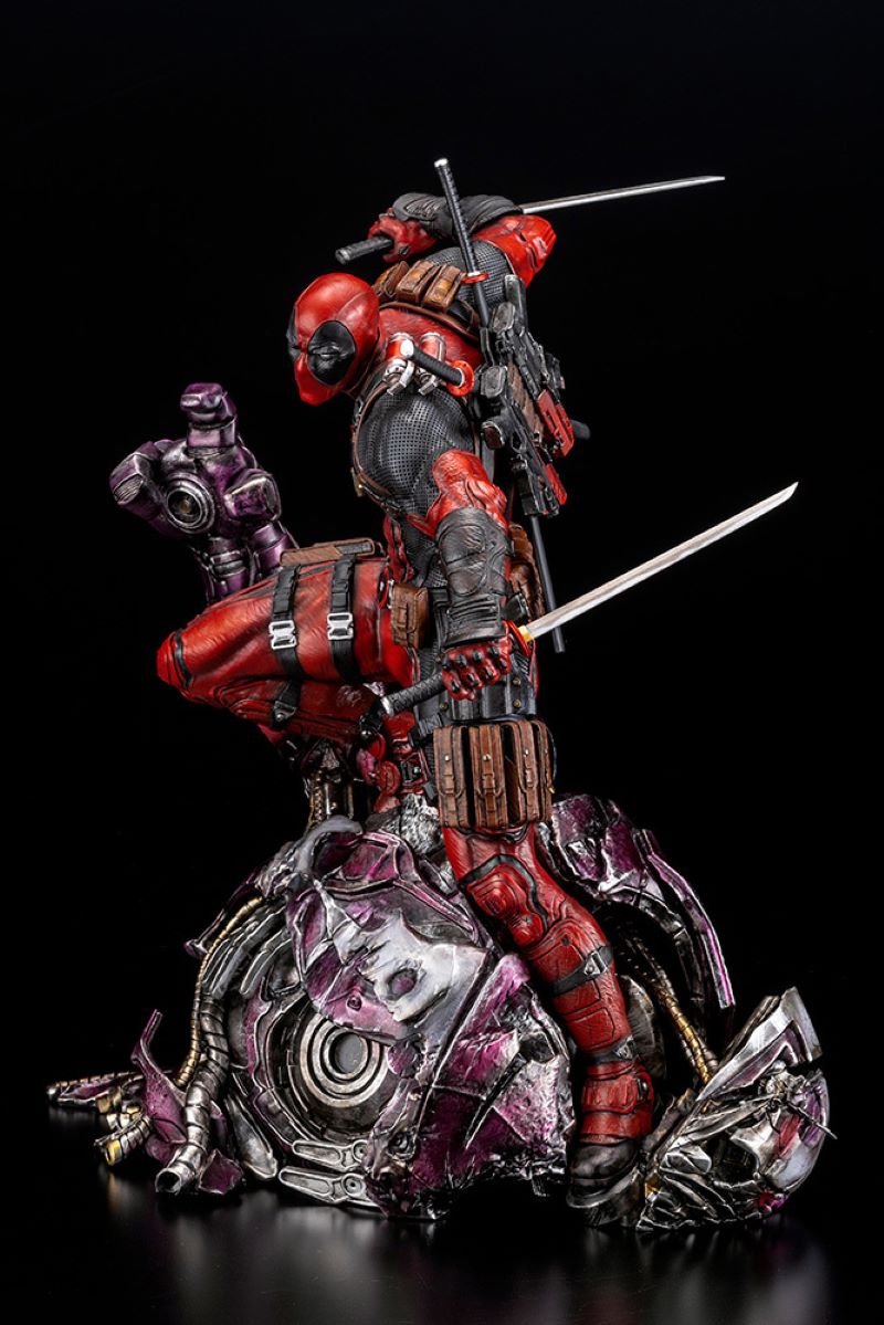 Deadpool FINE ART STATUE Signature Series Feat. Kucharek Brothers