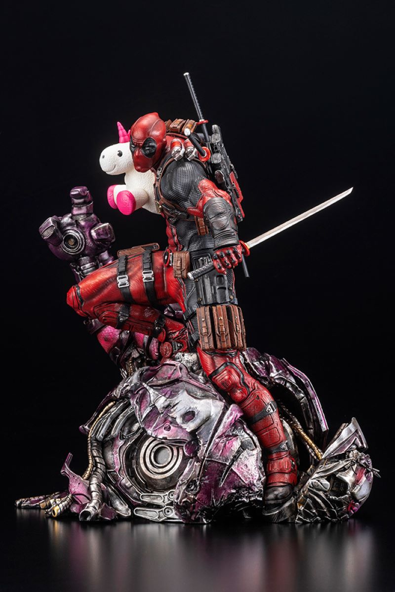 Deadpool FINE ART STATUE Signature Series Feat. Kucharek Brothers