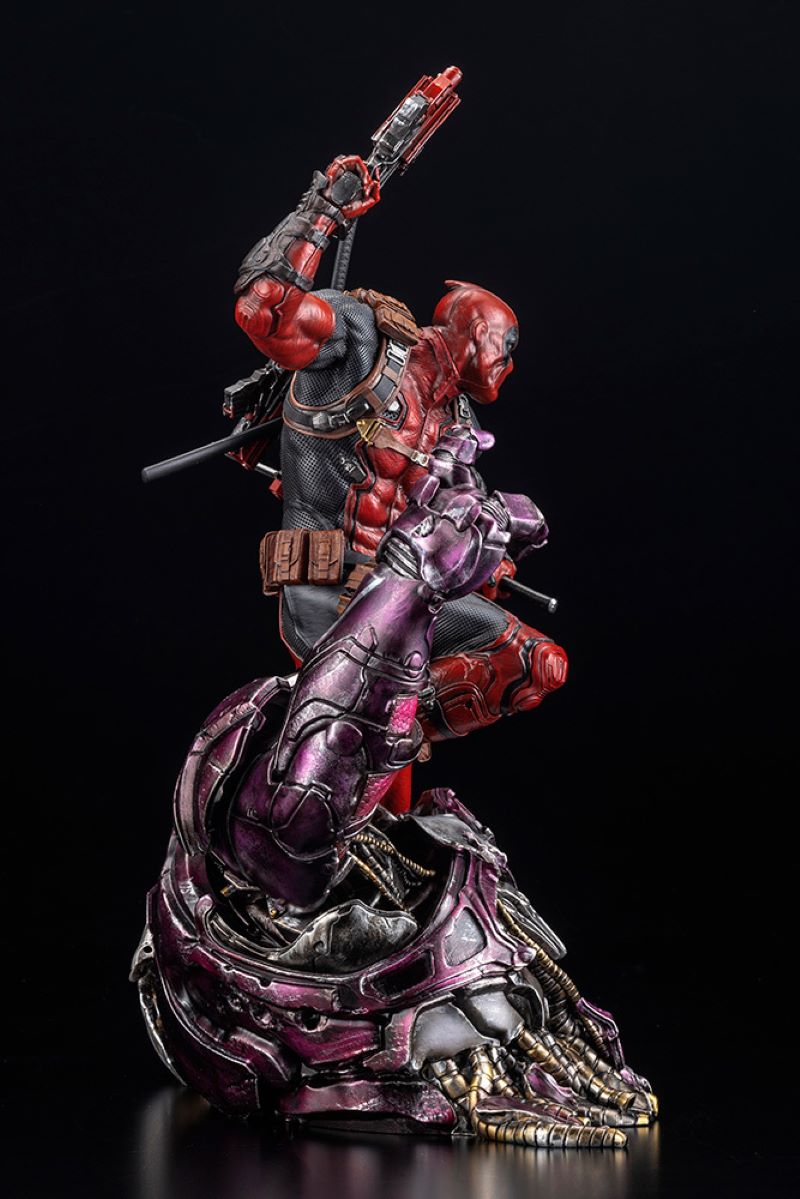 Deadpool FINE ART STATUE Signature Series Feat. Kucharek Brothers
