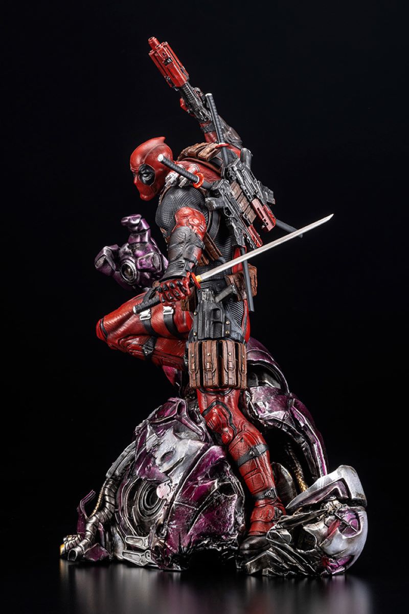Deadpool FINE ART STATUE Signature Series Feat. Kucharek Brothers
