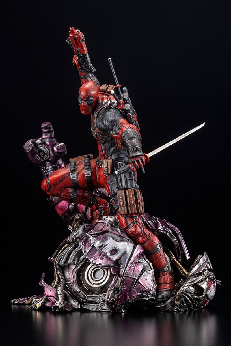 Deadpool FINE ART STATUE Signature Series Feat. Kucharek Brothers