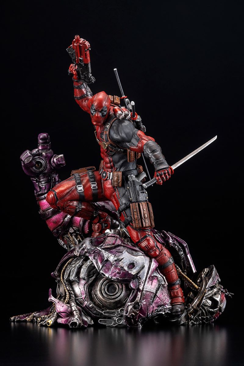 Deadpool FINE ART STATUE Signature Series Feat. Kucharek Brothers