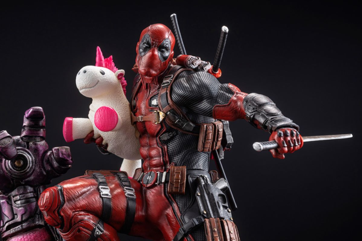 Deadpool FINE ART STATUE Signature Series Feat. Kucharek Brothers