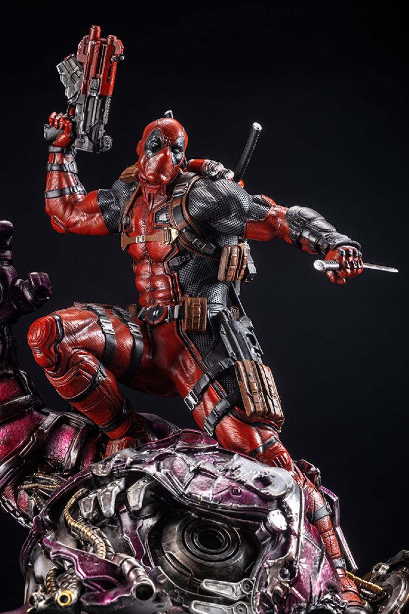 Deadpool FINE ART STATUE Signature Series Feat. Kucharek Brothers