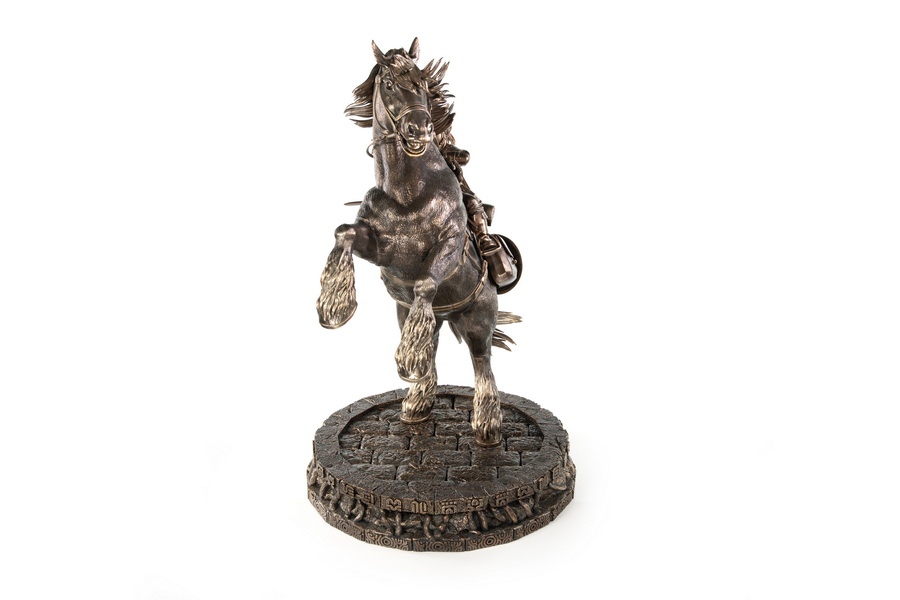 THE LEGEND OF ZELDA: BREATH OF THE WILD - LINK ON HORSEBACK (BRONZE EDITION)