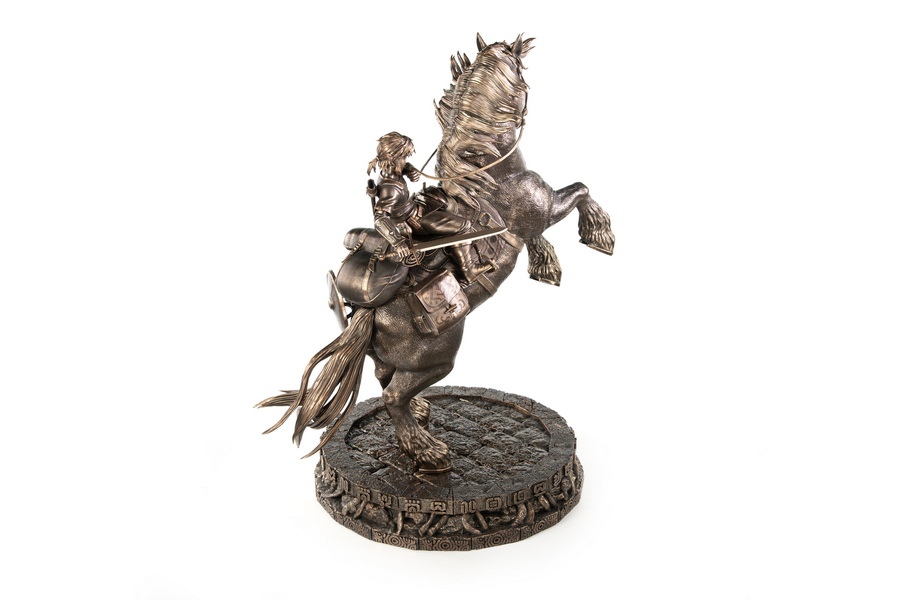 THE LEGEND OF ZELDA: BREATH OF THE WILD - LINK ON HORSEBACK (BRONZE EDITION)