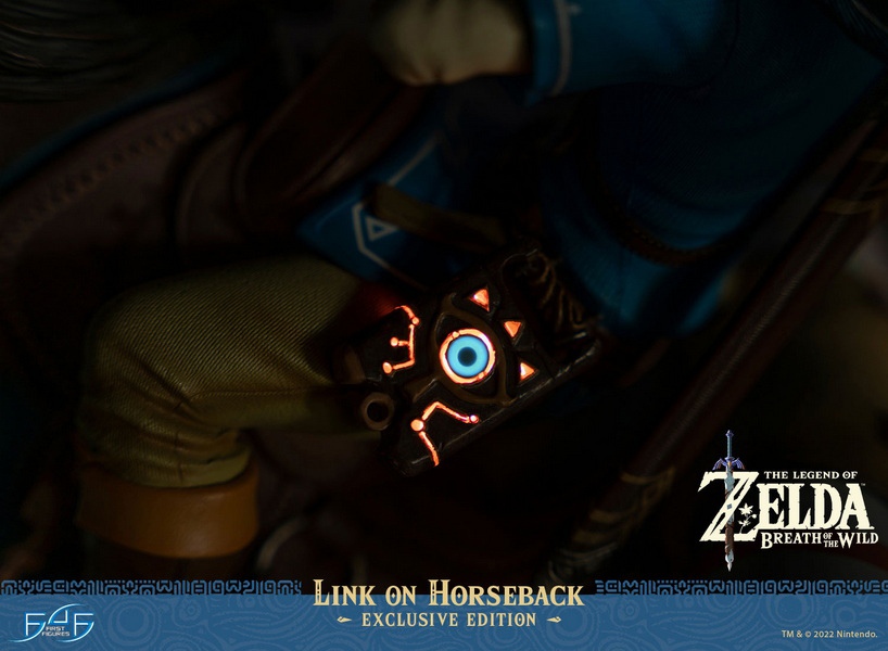 THE LEGEND OF ZELDA: BREATH OF THE WILD - LINK ON HORSEBACK (EXCLUSIVE EDITION)