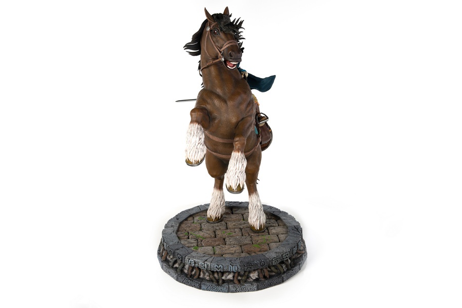 THE LEGEND OF ZELDA: BREATH OF THE WILD - LINK ON HORSEBACK (EXCLUSIVE EDITION)