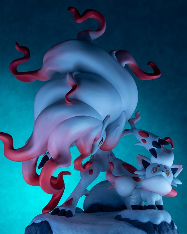 Pokemon Center Original Figure Jade Zorua & Jade Zoroark