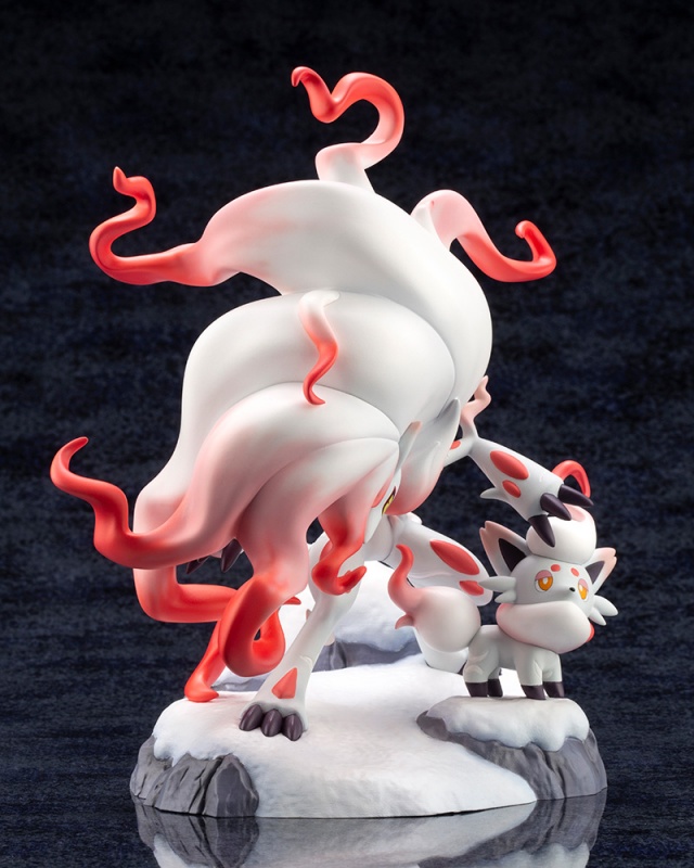 Pokemon Center Original Figure Jade Zorua & Jade Zoroark
