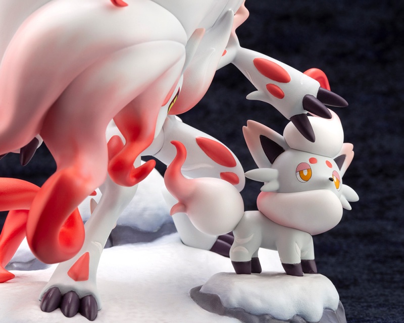 Pokemon Center Original Figure Jade Zorua & Jade Zoroark