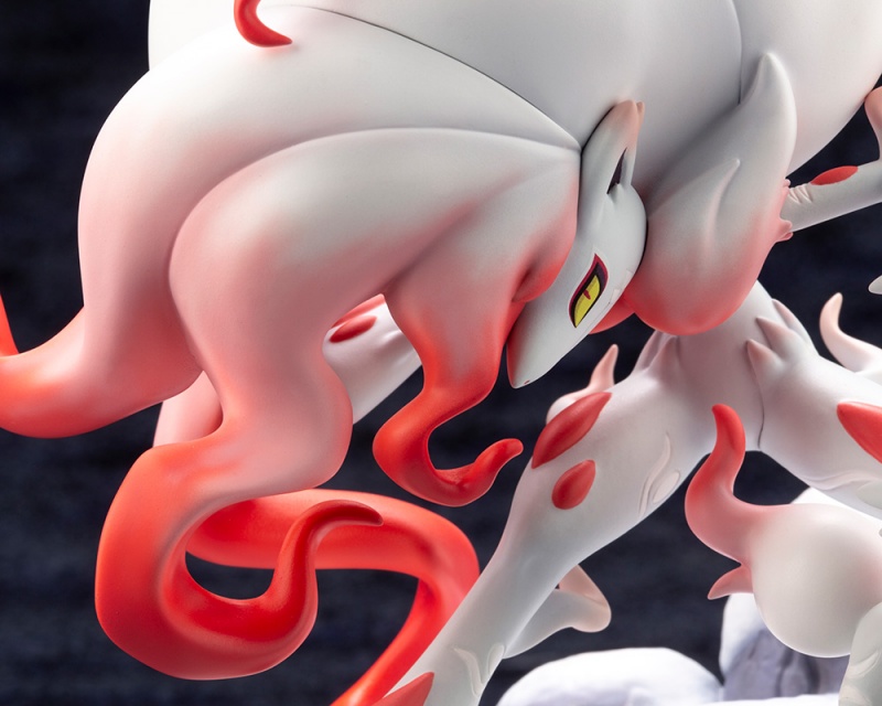 Pokemon Center Original Figure Jade Zorua & Jade Zoroark