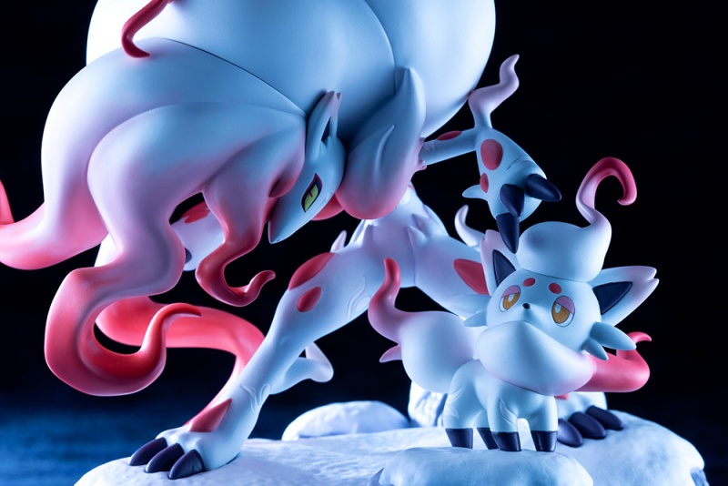 Pokemon Center Original Figure Jade Zorua & Jade Zoroark