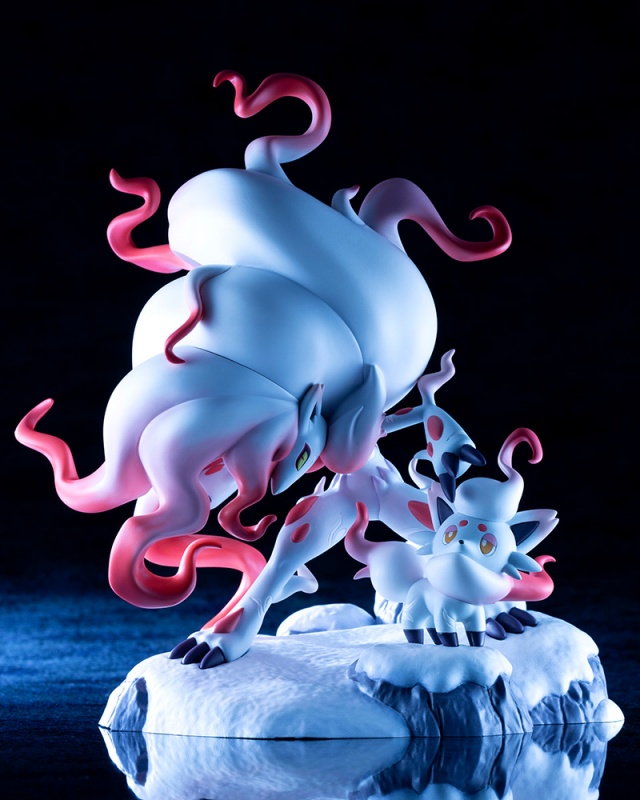 Pokemon Center Original Figure Jade Zorua & Jade Zoroark