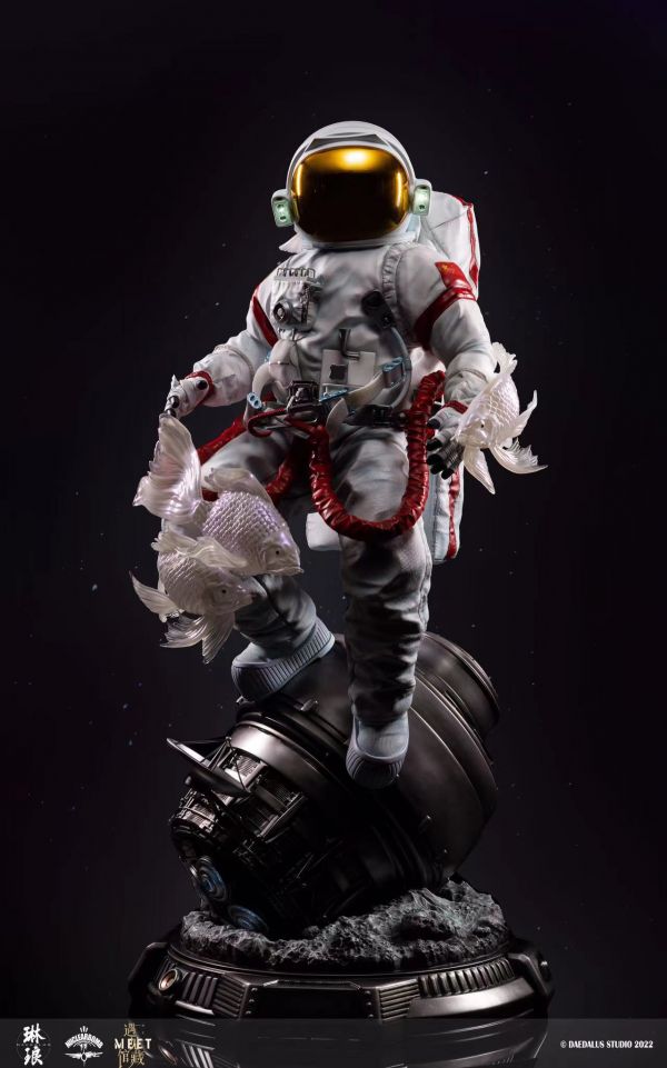 Unbounded Astronaut