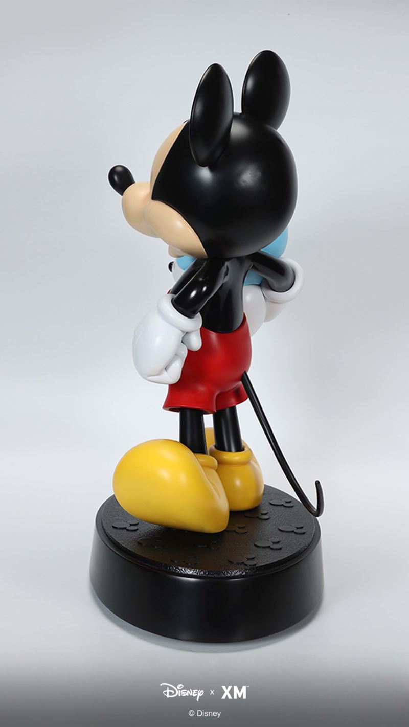 Mickey Around the World 24 Inch – Mickey & Minnie – Singapore Edition